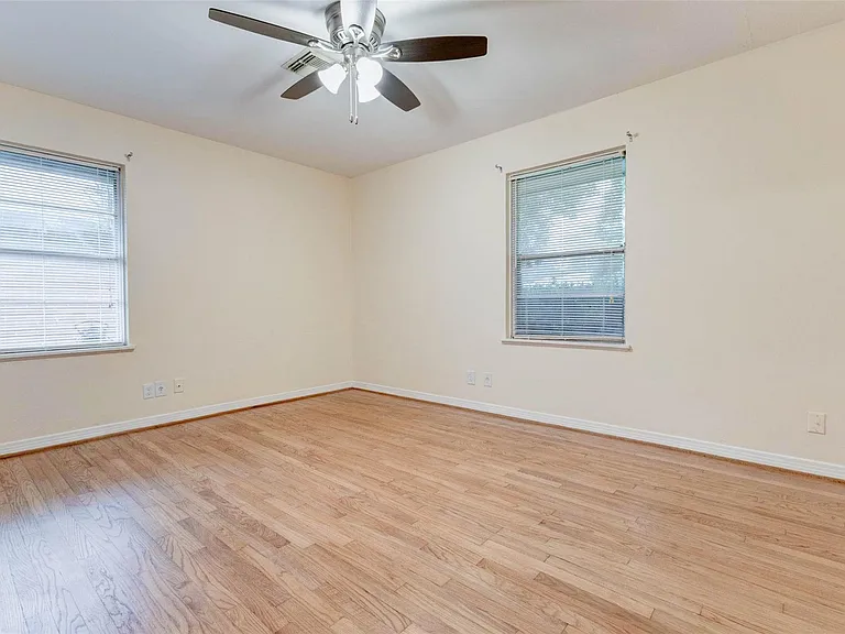 4026 Omeara Dr — Photo 9