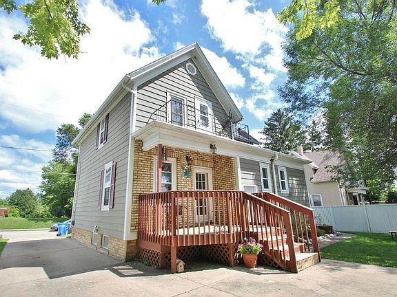 5th image of 207 Margaret St