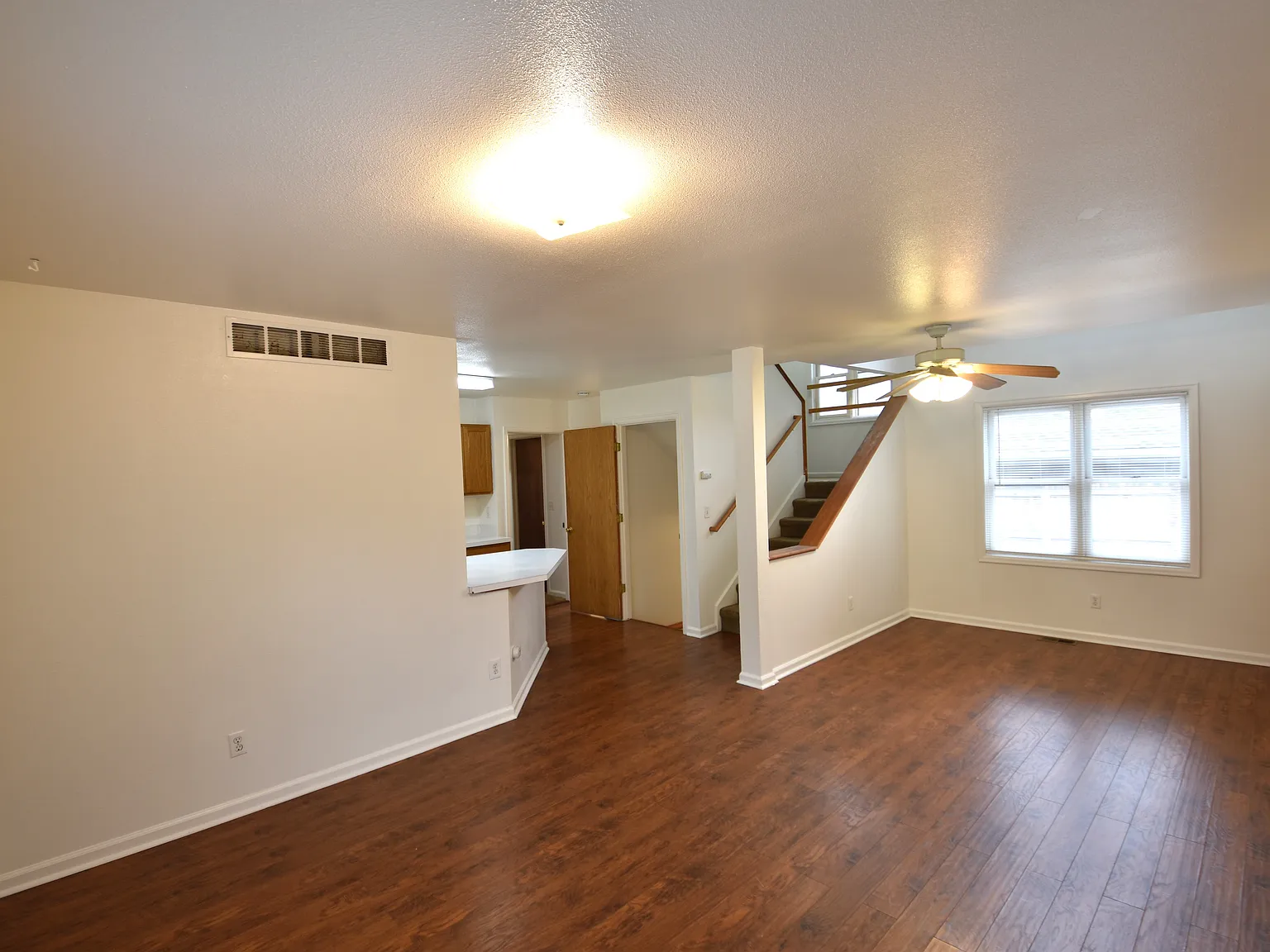 4 bed, 2379 sqft, $3,500 — Photo 2