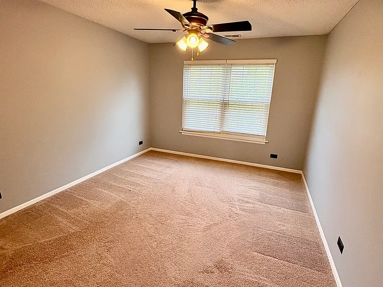319 Deer Glen Way #2C — Photo 14