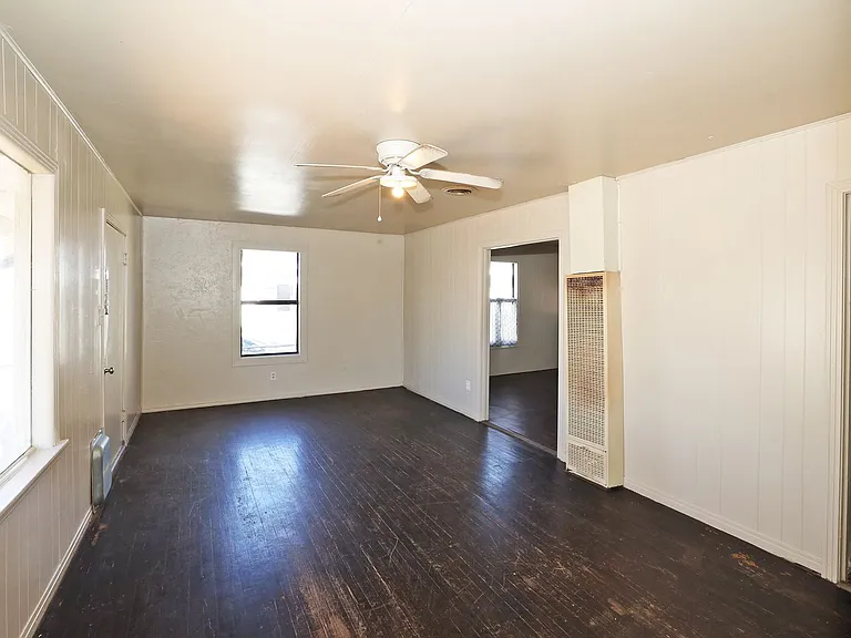 106 N Virginia St — Photo 14