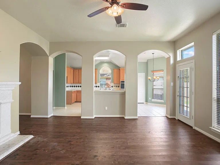 8305 Spinnaker Bay Ln — Photo 7