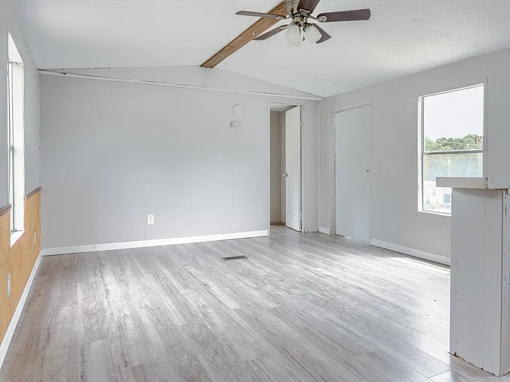 2 bed, 672 sqft, $950 — Photo 1