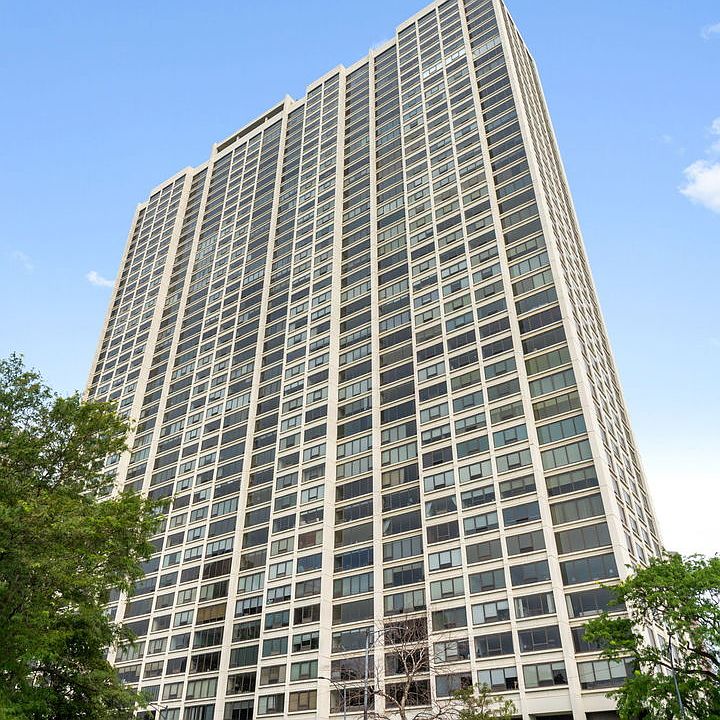 1st image of 2800 N Lake Shore Dr APT 2015