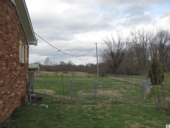 3rd image of 384 Cardinal Rd