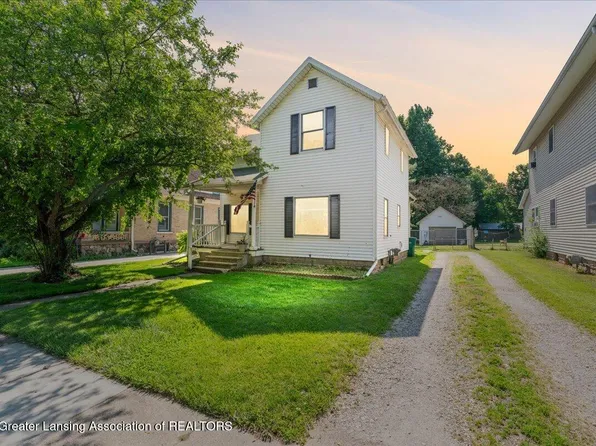 725 N Cochran Ave, Charlotte, MI 48813