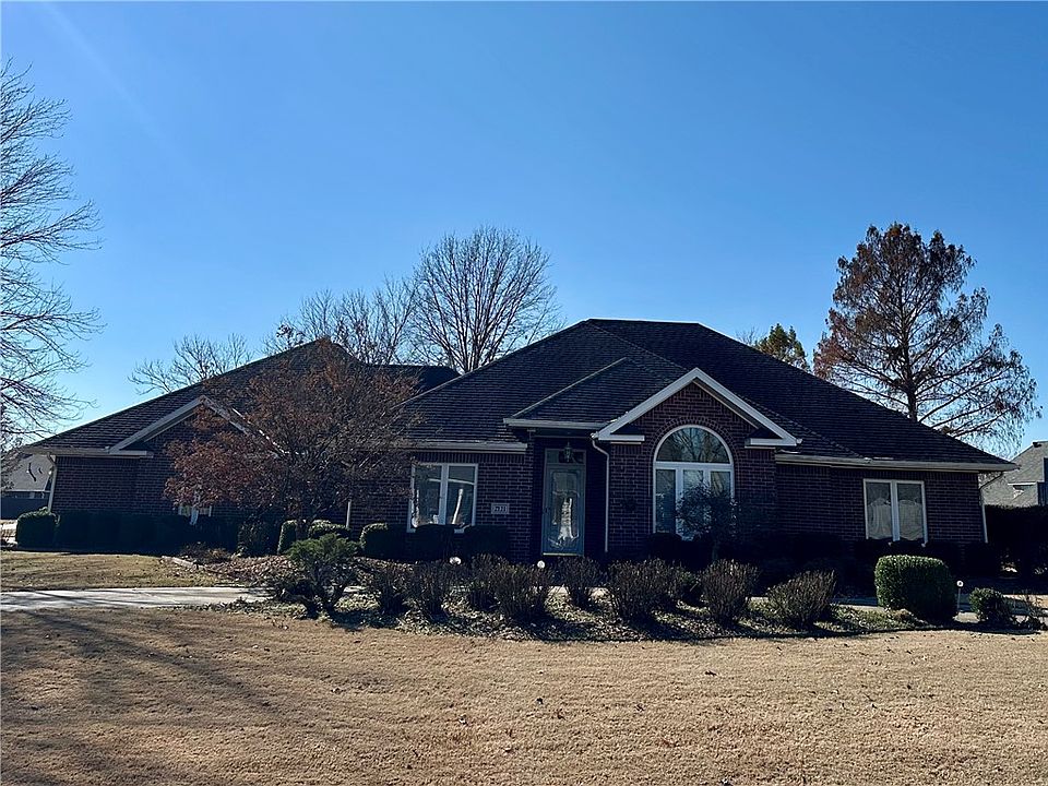 1st image of 2721 S Laurel Crossing Cir