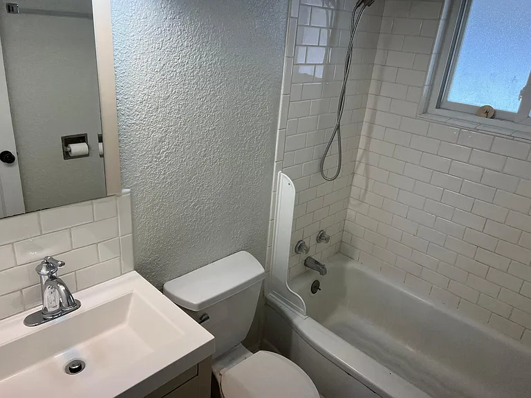 2260 W Exposition Ave — Photo 3