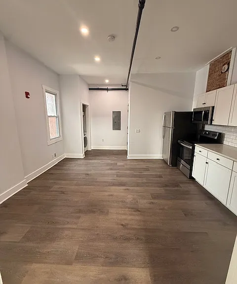 301 Central Ave — Photo 18