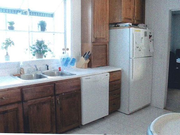 3rd image of 3005 N Bayview Ln
