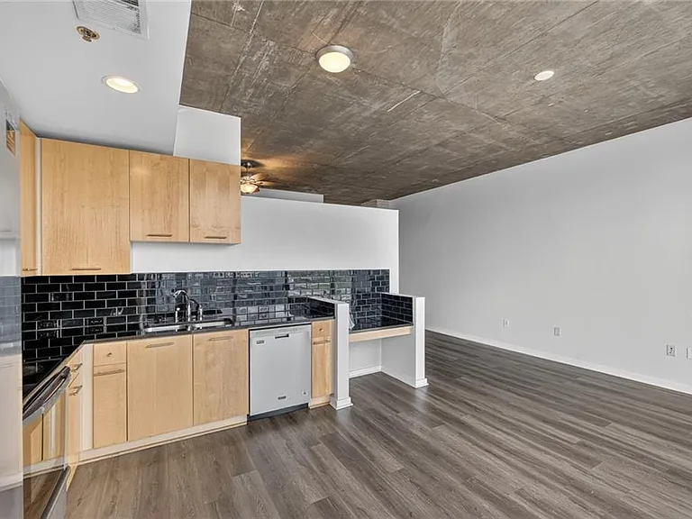 3324 Peachtree Rd NE #915 — Photo 6
