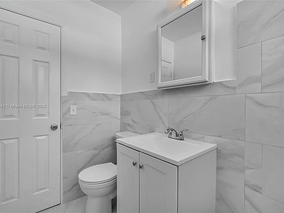 5th image of 46 NW 62nd St APT 4