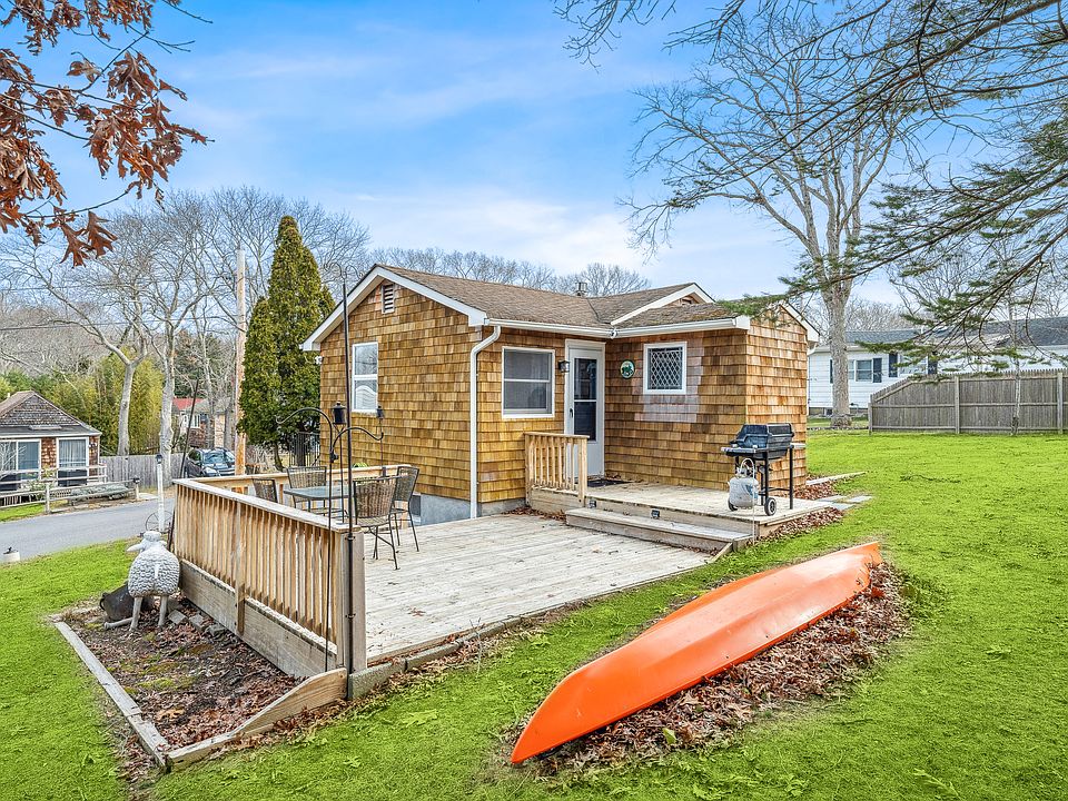 1st image of 24 Fanning Ave