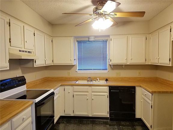 4th image of 6305 Hidden Springs Dr