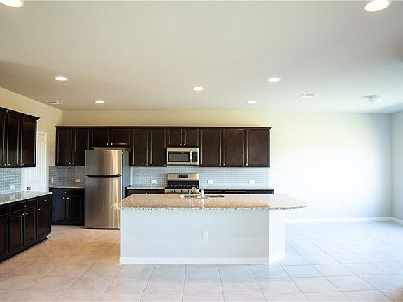 5th image of 1173 La Conterra Blvd