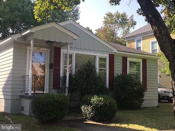 2nd image of 808 Brompton St