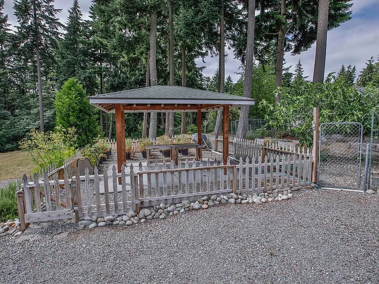 2385 Lake Forest Dr — Photo 38