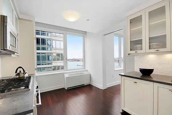 Rented by Corcoran | media 29