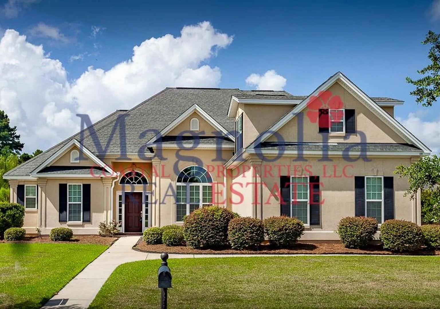 695 Bristol Way - 5 Bedrooms, 3.5 Bathrooms In Richmond Hill's Mainstreet Subdivision — Photo 1