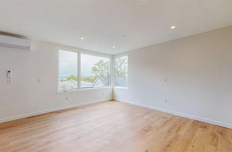 16 Tiernans Ln — Photo 4