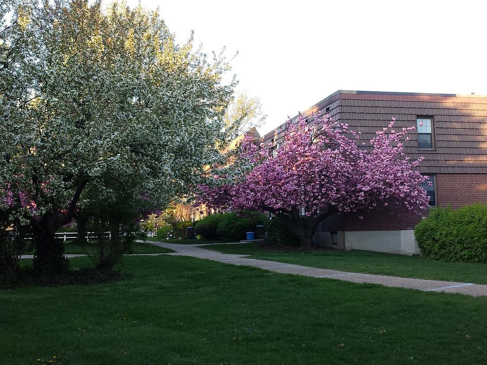 2nd image of 7055 2b Park Dr E #2B