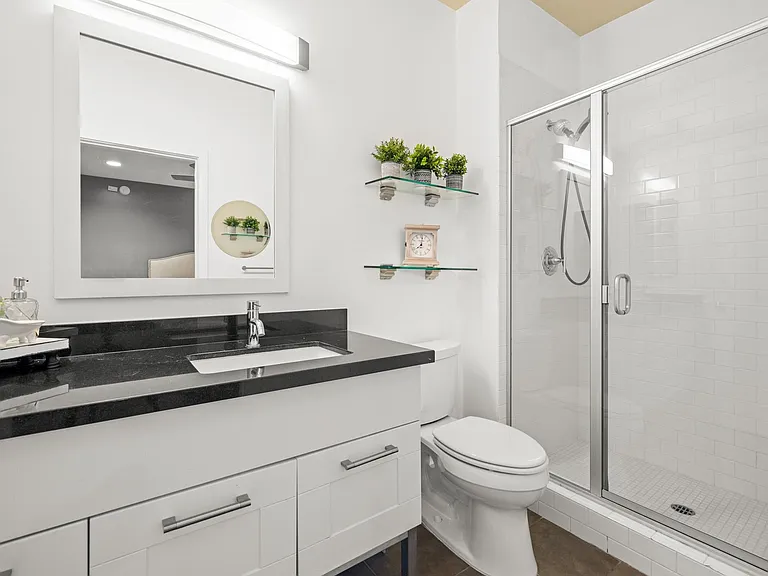 585 N Rossmore Ave #208 — Photo 10