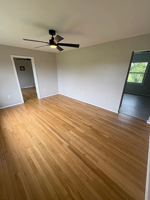 3 bed, 1.5 bath, 1335 sqft, $2,500 — Photo 2