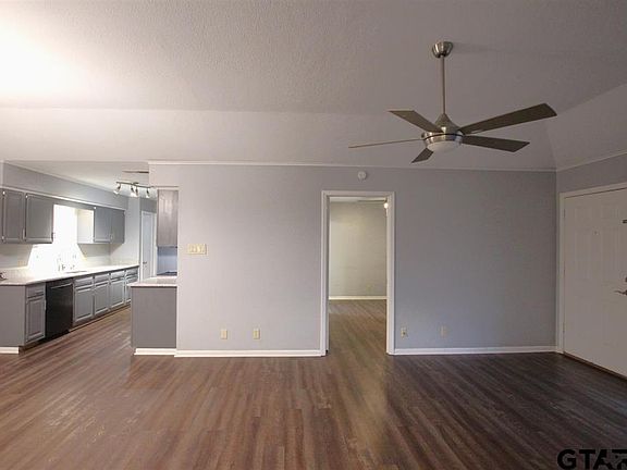 4th image of 305 Lakeview St