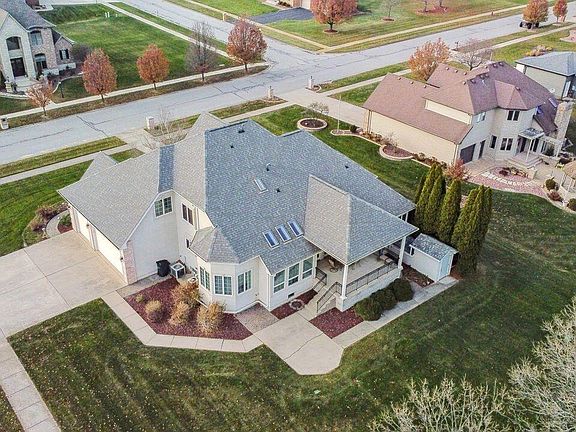 3rd image of 8991 Willow Ln