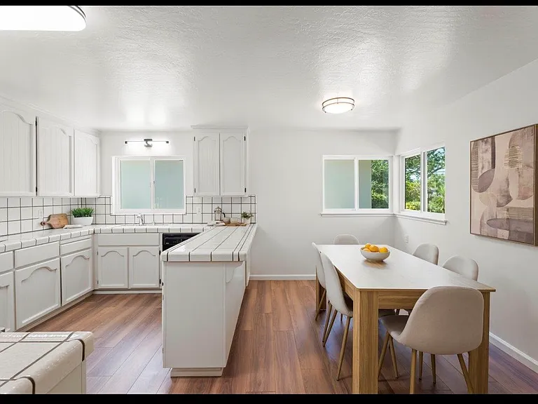4878 Elester Dr — Photo 3