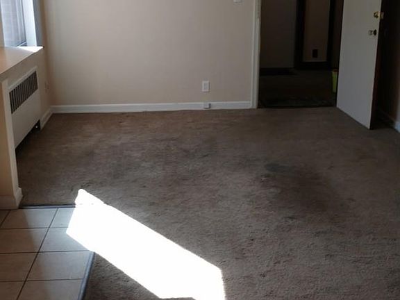 3rd image of 6932 Murray Ave #1