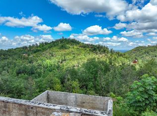 2121 Windy Ln, Sevierville, TN 37876