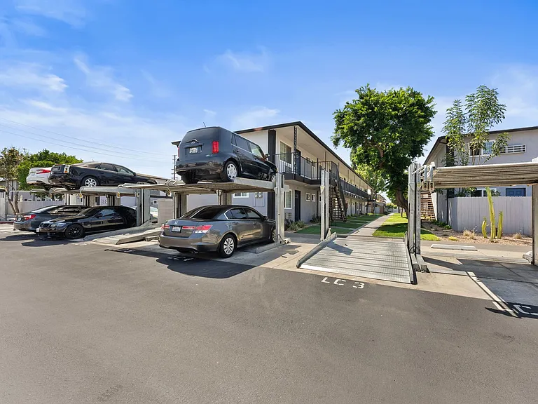 Villa Del Sol Apartments — Photo 27