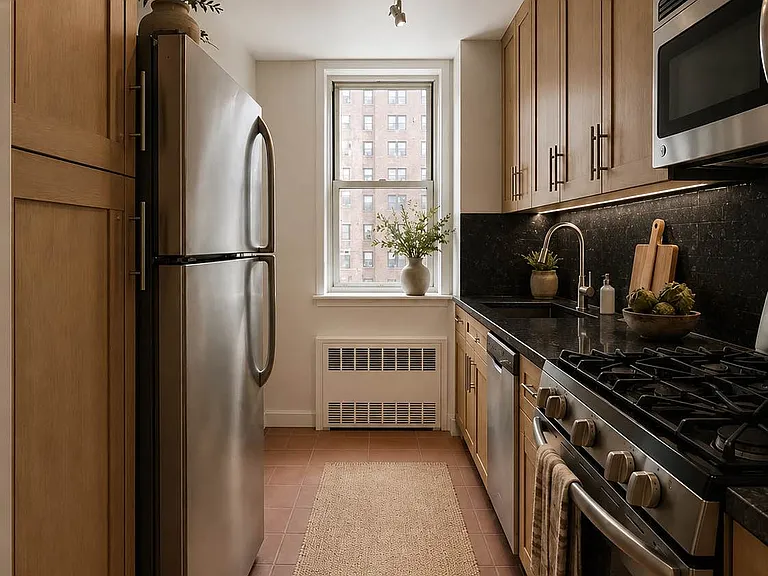 245 E 19th St #11-S — Photo 3