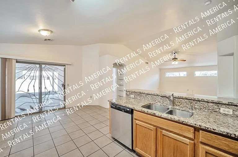 2252 W Silver River Way — Photo 6