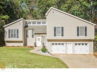 9890 Oakridge Ct, Douglasville, GA 30135