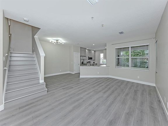 5th image of 3941 Yellowstone Cir