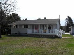 N7082 Connors Rd, Munising, MI 49862