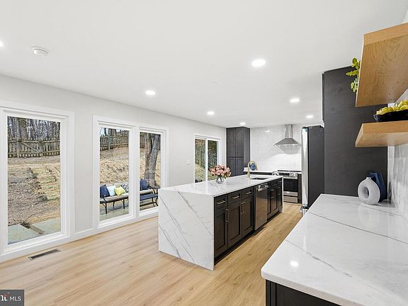 3rd image of 7204 Joshua Tree Ln