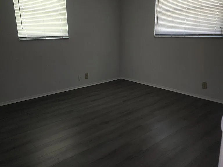 230 Monroe Ave — Photo 6