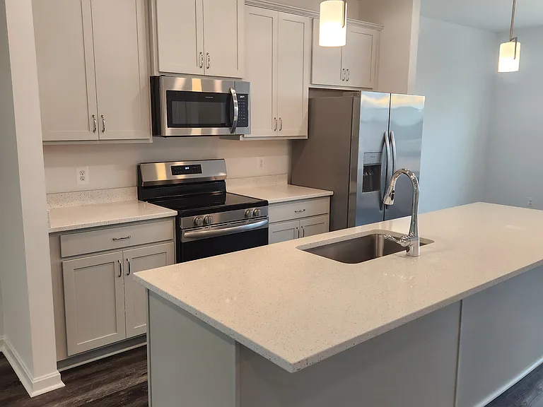 5914 Monk Ave — Photo 3