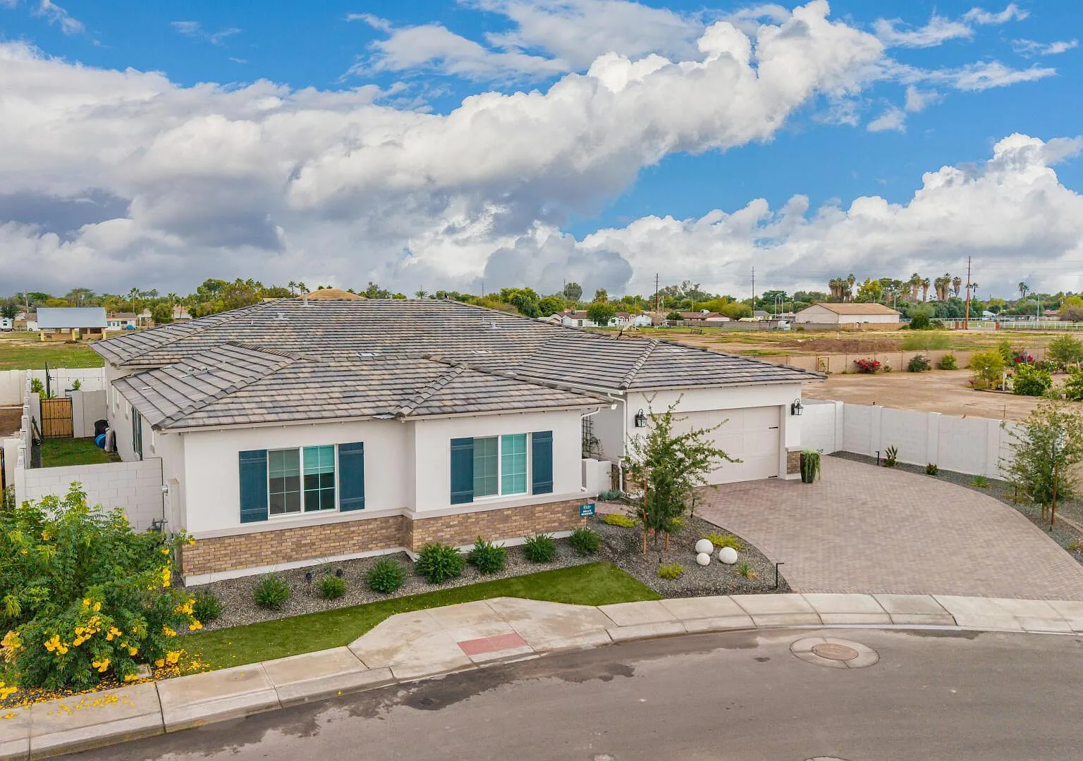 3 bed, 3.5 bath, 3636 sqft, $7,500 — Photo 2