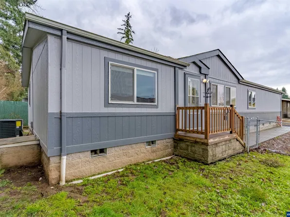 1015 Oak St Unit 4, Silverton, OR 97381