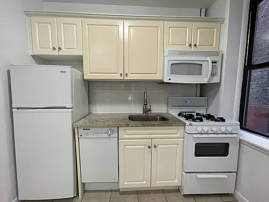 Rented by Building Equity Real Estate LLC | media 13