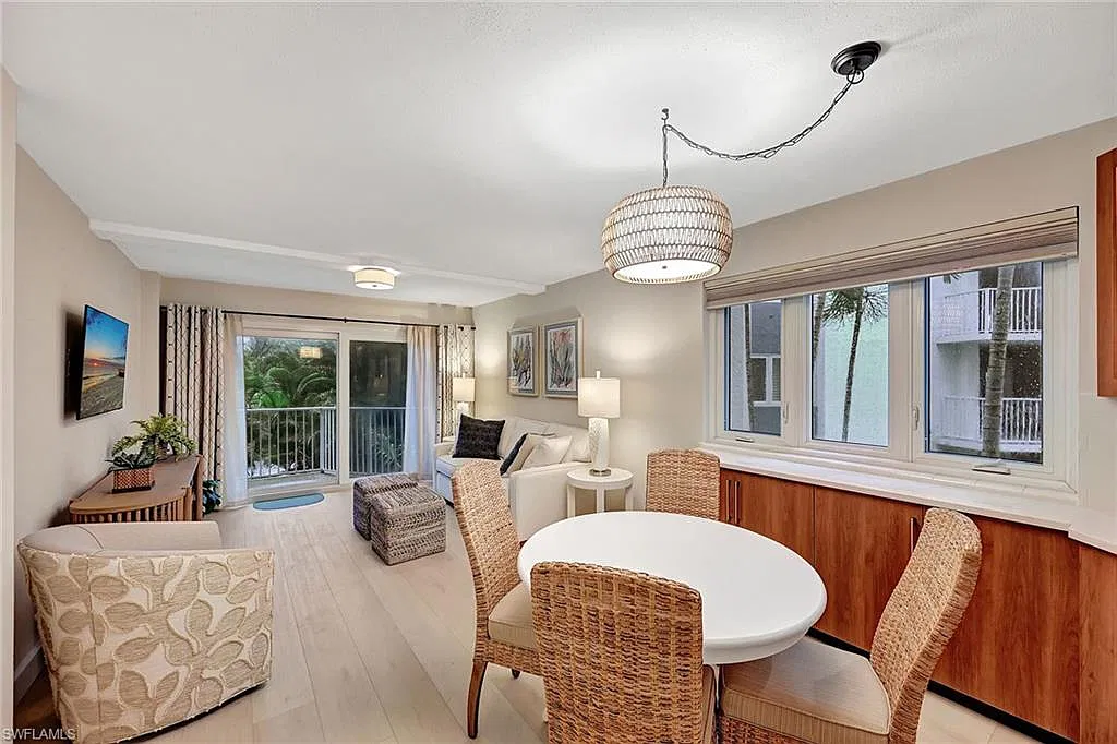 2 bed, 2.0 bath, 850 sqft, $6,000 — Photo 2