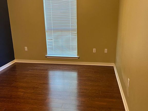 5th image of 70293 7th St