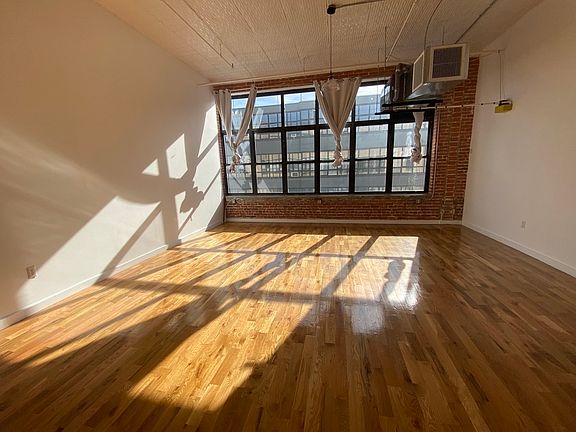 4th image of 205 McKibbin St #410A