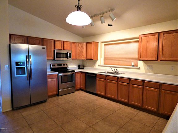 4th image of 42575 W Anne Ln