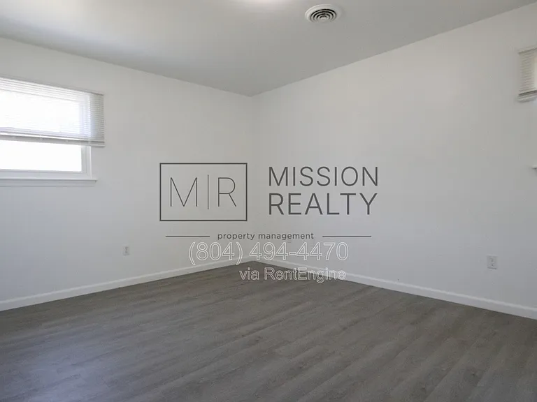 1649 Delmar Ave — Photo 15