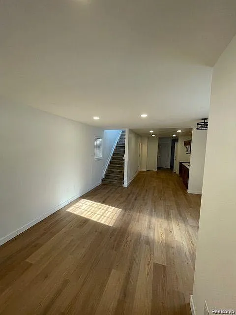 4 bed, 2.0 bath, 1477 sqft, $1,500 — Photo 2